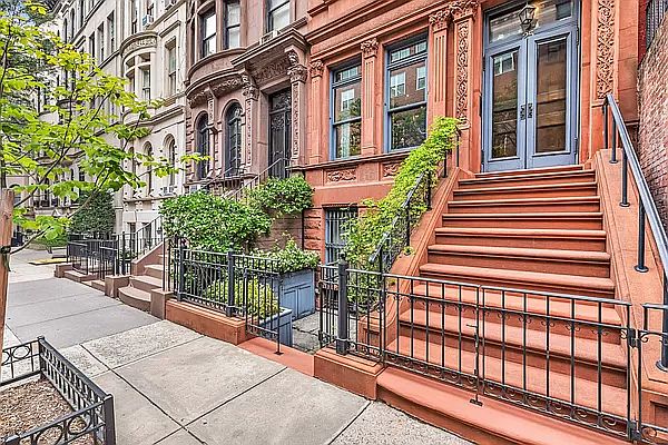 1st image of 25 E 92nd St