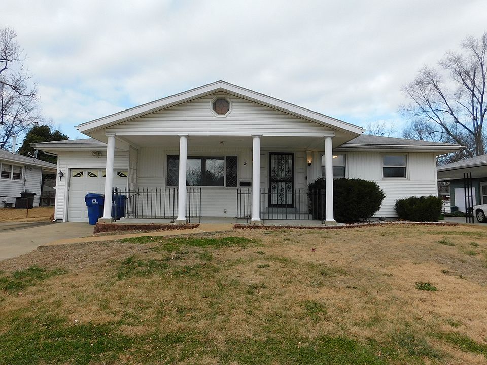 1st image of 3 Manor Dr
