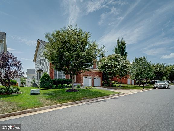 3rd image of 43320 Barnstead Dr