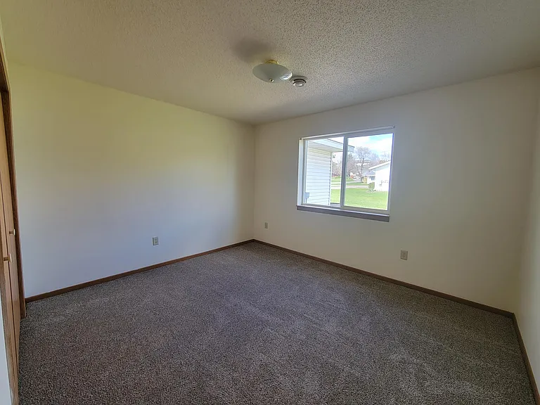 814 Bruce Ct #B — Photo 9