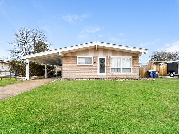 2nd image of 325 Versailles Dr
