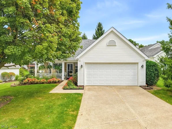 386 Woodside Dr, Northfield, OH 44067