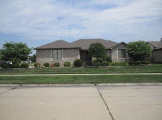 53072 Camden Ct, Macomb, MI 48042