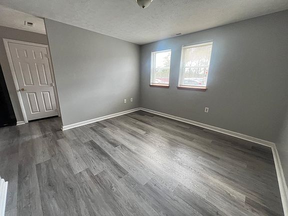4th image of 24 Ledge St #24A
