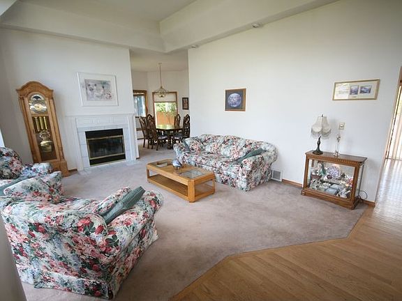 2nd image of 3724 E 49th Ave