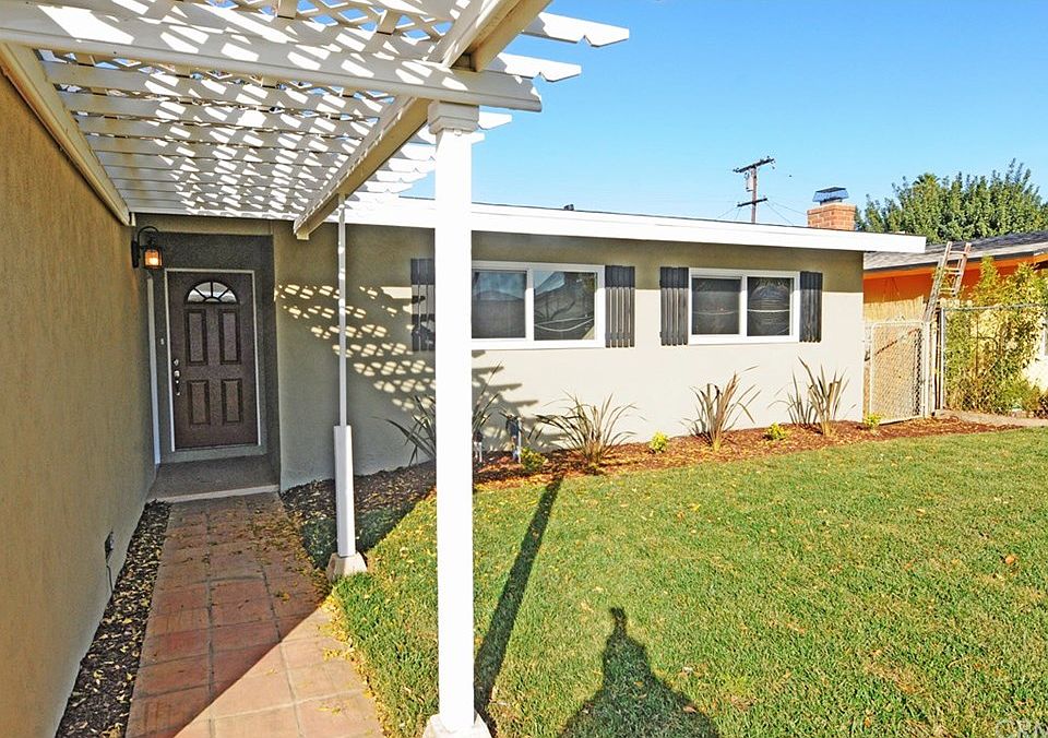 1st image of 25426 Gentian Ave