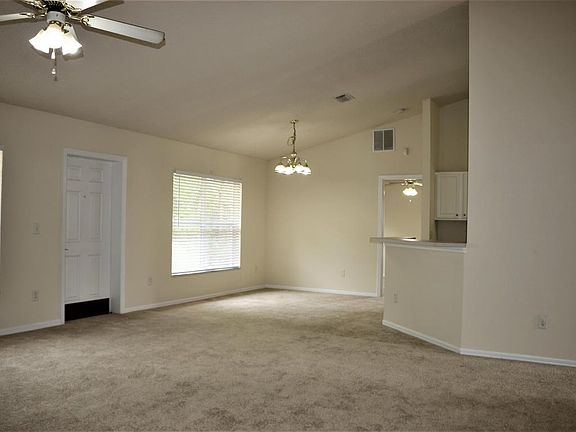 3rd image of 517 SE Fallon Dr