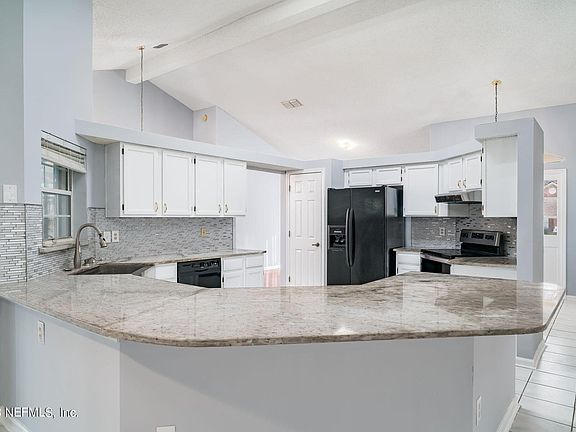 3rd image of 8976 Easton River Dr