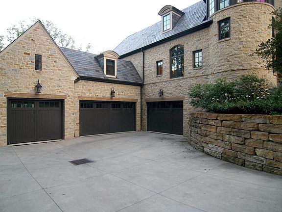 3rd image of 3020 Scioto Estates Ct