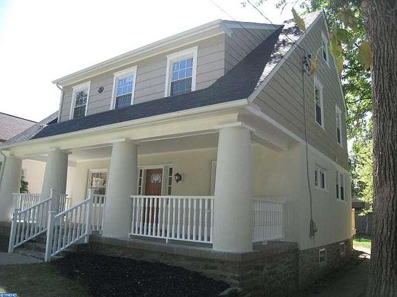 4th image of 44 W Stewart Ave