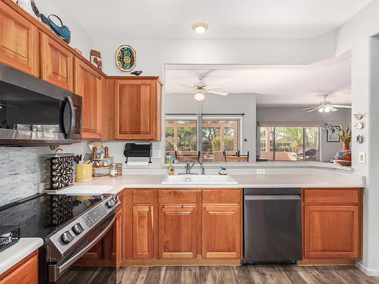 16215 W Desert Winds Dr — Photo 7