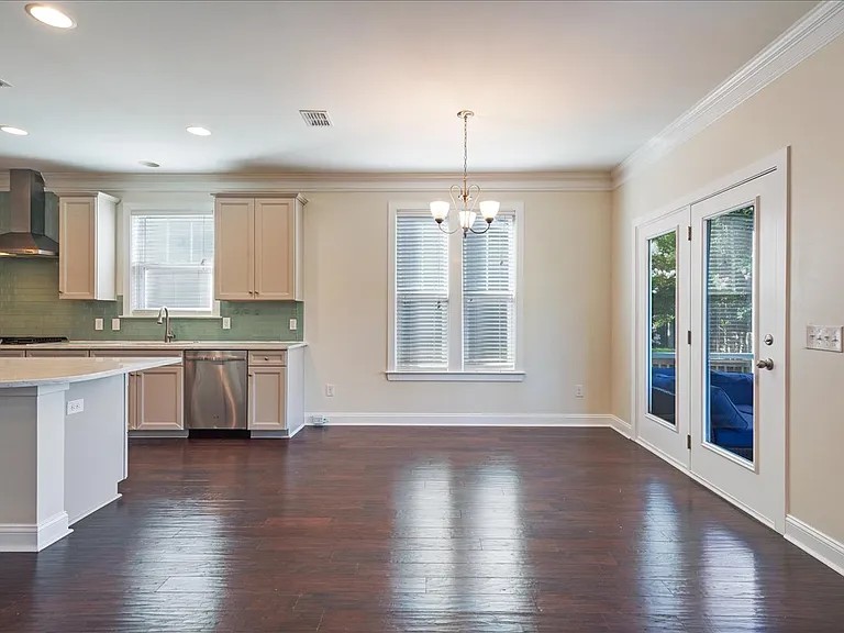 1309 Enfield Ln — Photo 17