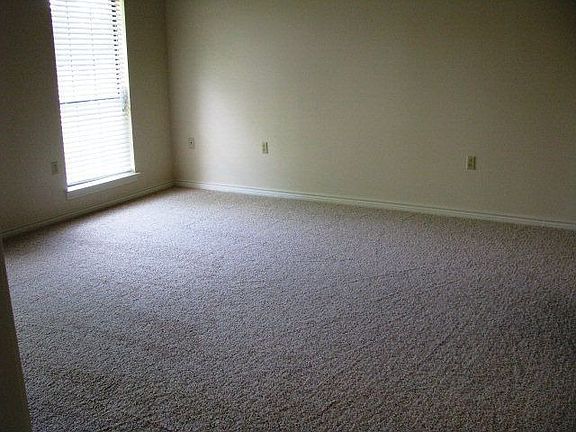 5th image of 106 Whitehouse Hill Ct