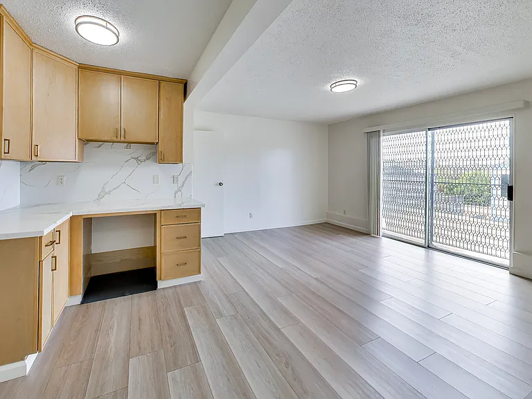 310 Castle St — Photo 8