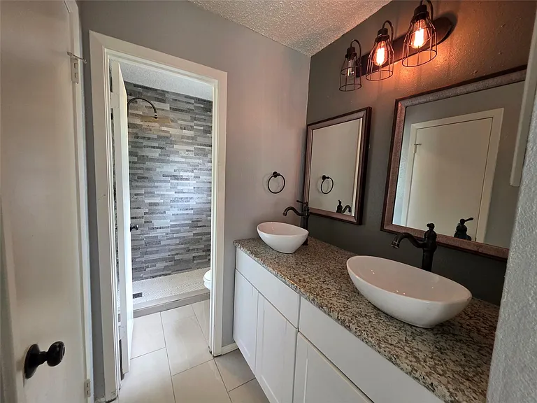 1115 Rock Canyon Dr — Photo 14