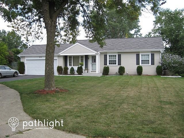 1st image of 919 Shorewood Dr