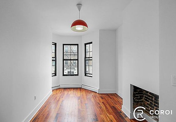 4th image of 1181 Putman Ave #2