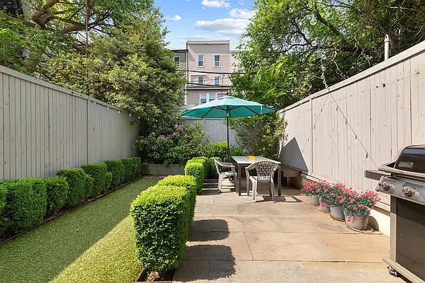 Sold by Compass | media 6