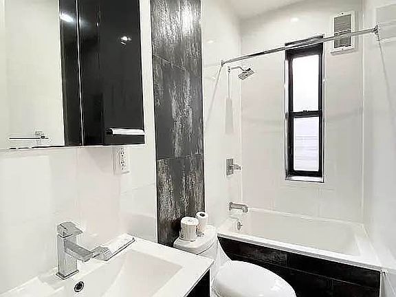 4th image of 4308 Broadway APT 21