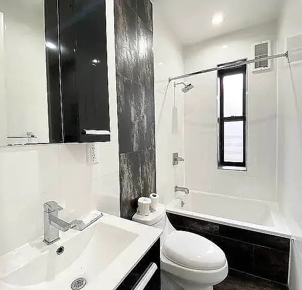 4308 Broadway #21 — Photo 4