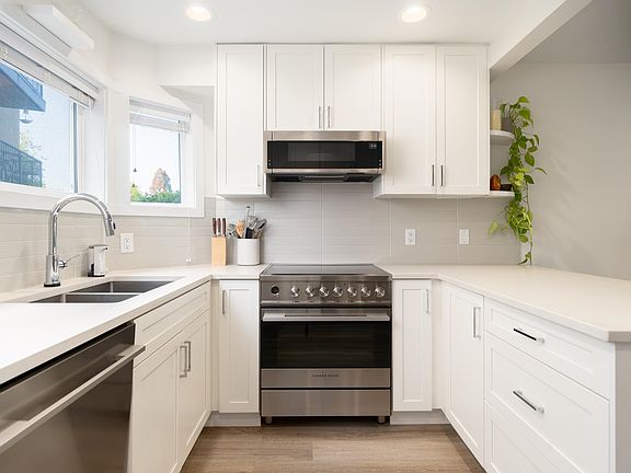 5th image of 329 Garden Dr