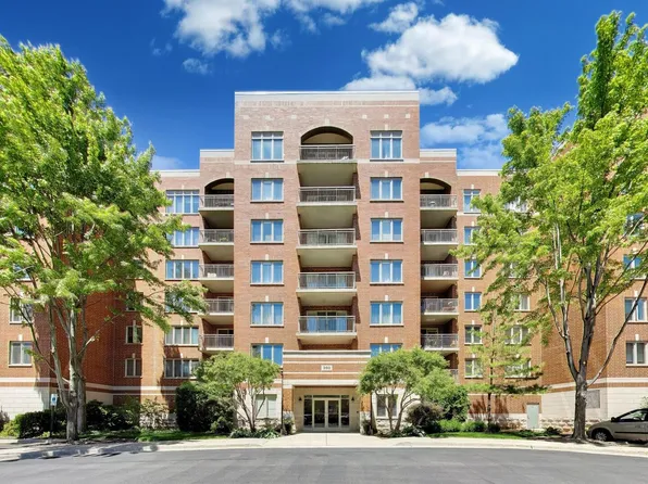 390 S Western Ave APT 201, Des Plaines, IL 60016