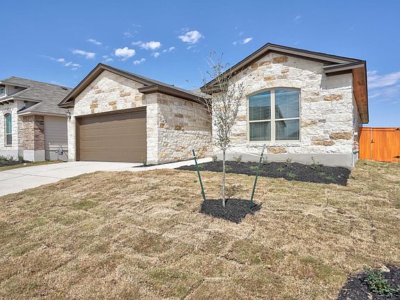 3rd image of 137 Goldfinch Dr