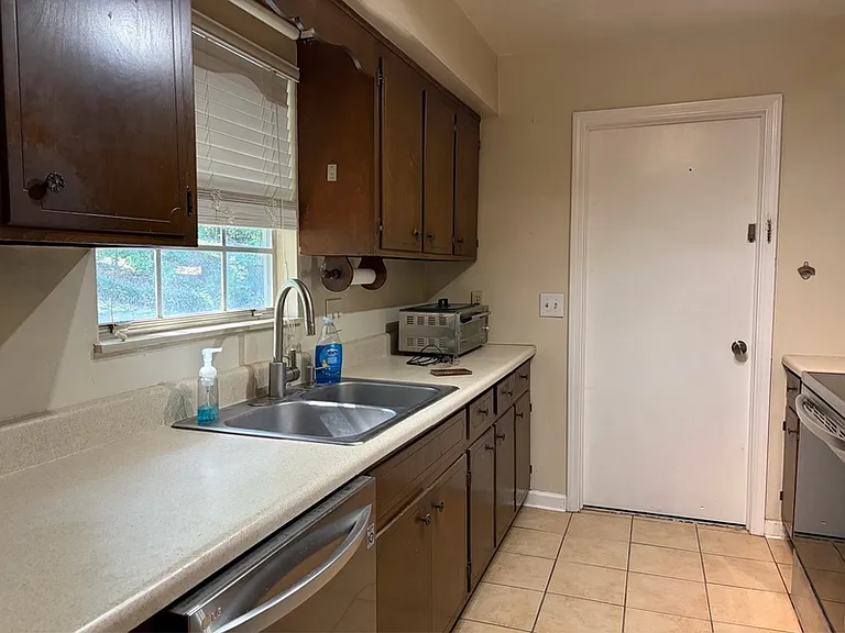 1301 Bonnie Dr — Photo 6