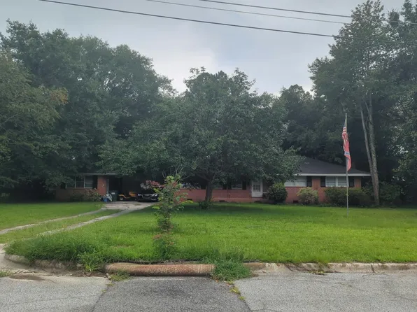 401 Futch Ave, Nashville, GA 31639