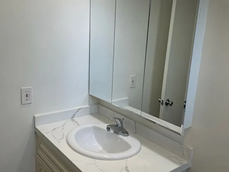 Apt 7222 Whittier — Photo 10