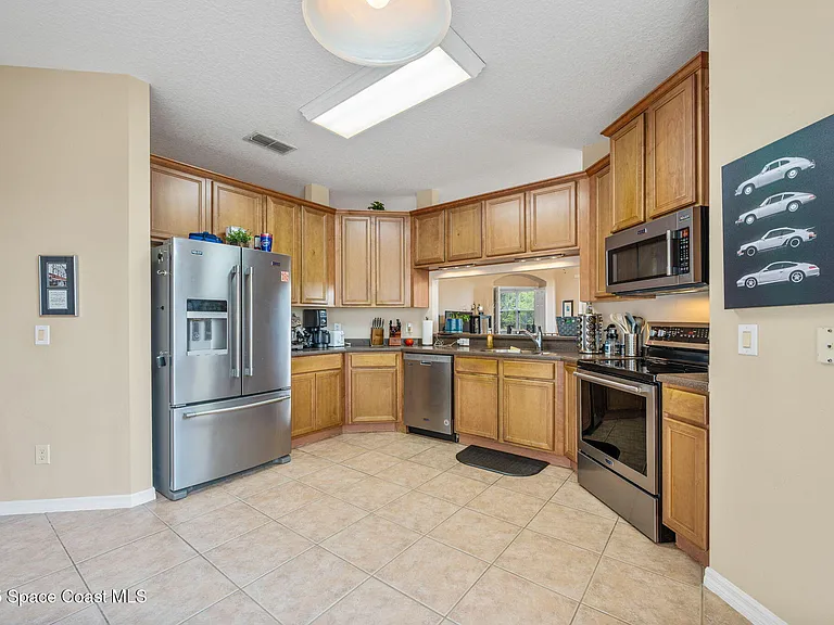 1749 Tullagee Ave — Photo 12