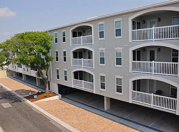 Exterior of Pelicans Landing