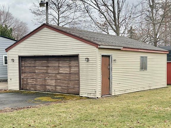 2nd image of 4126 N Belsay Rd