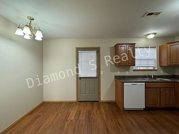 3rd image of 311 Vista Ct #0