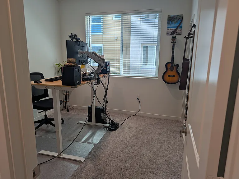 Office / 3rd bedroom
