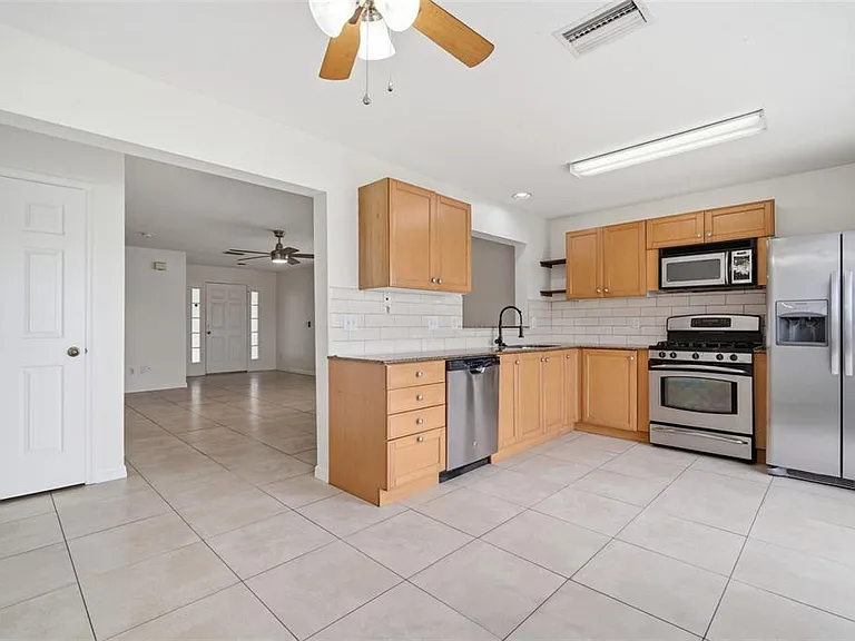 10604 Lakeside Vista Dr — Photo 6