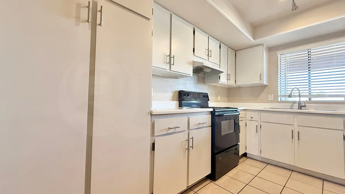 2 bed, 2.0 bath, 1036 sqft, $1,350 — Photo 3