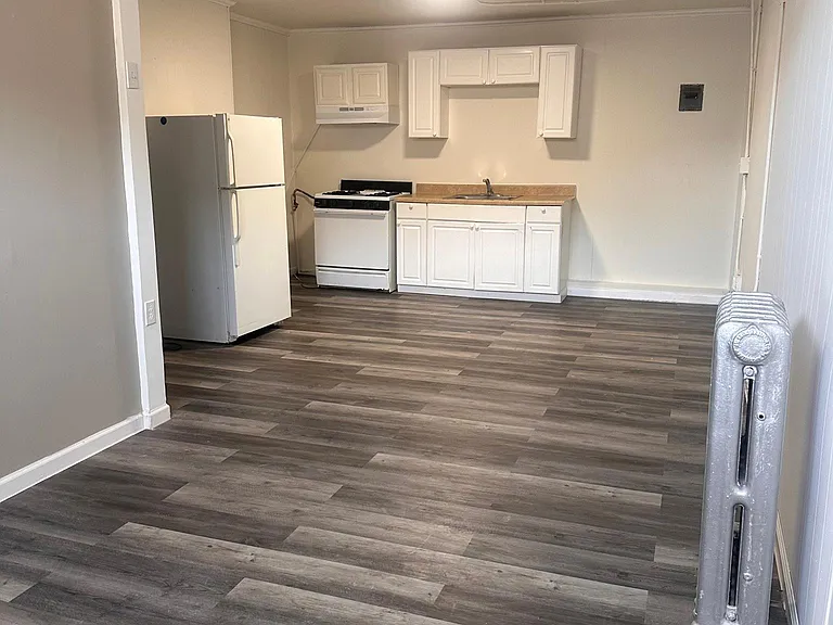 1156 E Broad St #A — Photo 1