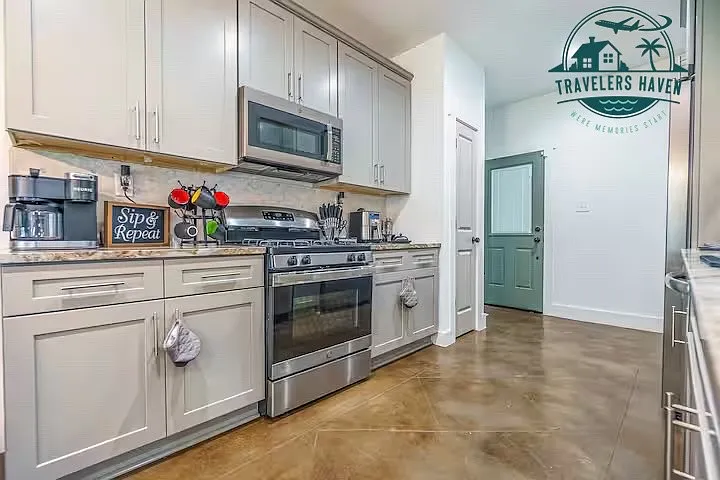 1702 Netherwood Ave — Photo 6