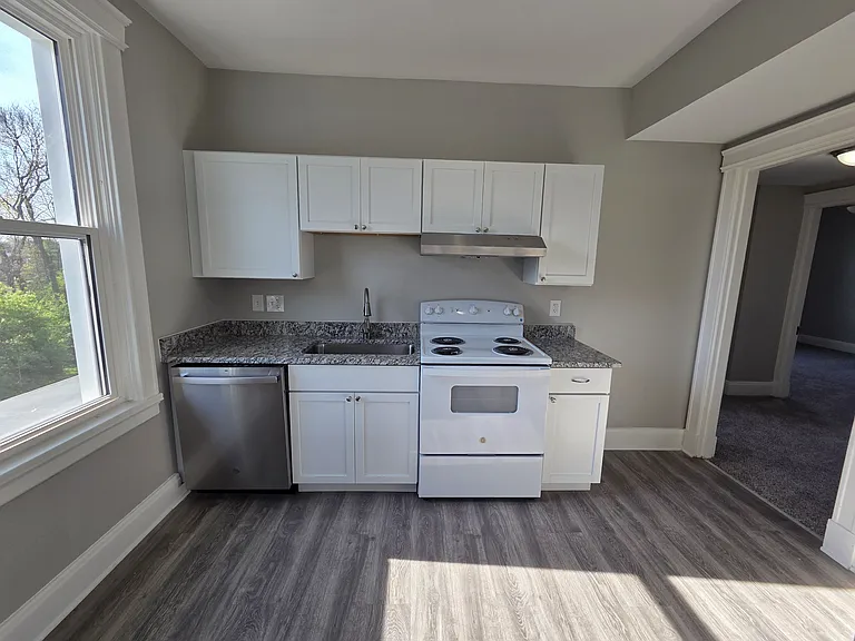 810 Pedretti Ave — Photo 10