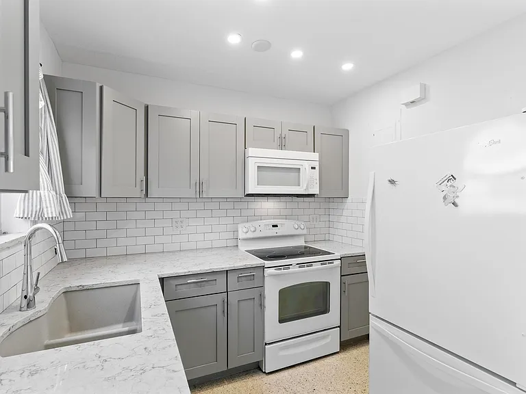 331 Winters St — Photo 11