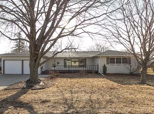 765 15th St, Nevada, IA 50201