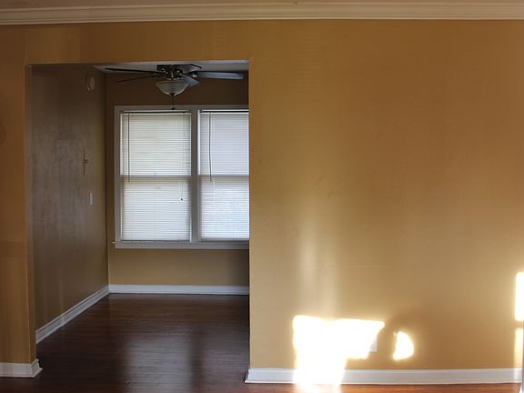 3rd image of 4629 Moravian Dr