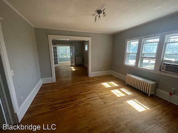 2nd image of 3954 Portland Ave APT 2