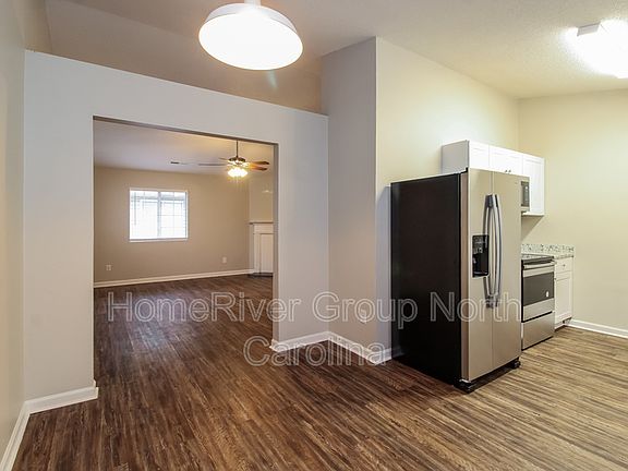 3rd image of 1702 Hertford St