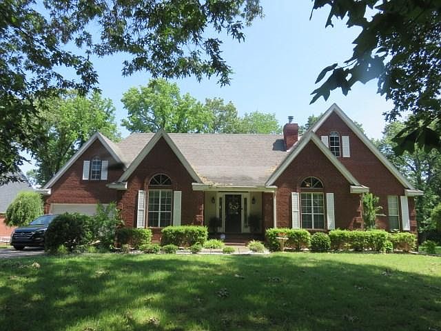 1st image of 12 Rosemary Ln
