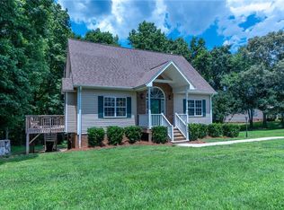 985 Falling Leaf Ln, Winston Salem, NC 27107