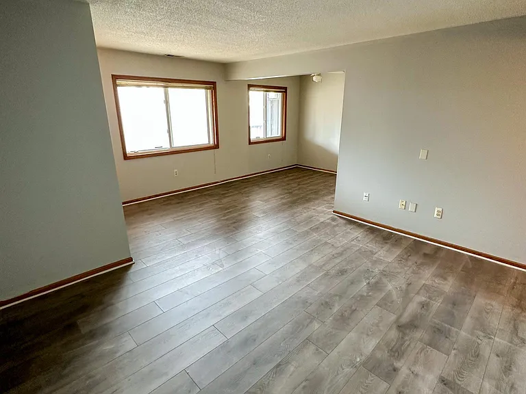 1687 S Riverside Ave #8 — Photo 7