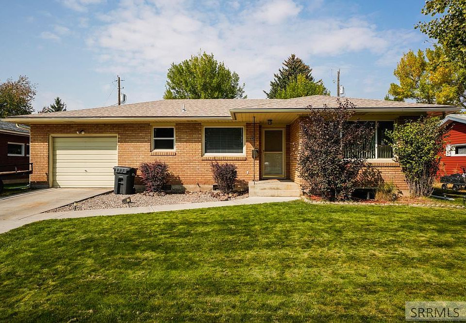 1st image of 330 Barlow Dr
