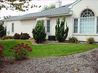 2nd image of 208 Montecito Cres